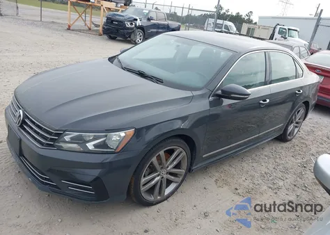 2016 Volkswagen Passat 1.8T R-Line из США, поврежденный, VIN 1VWAT7A37GC042880